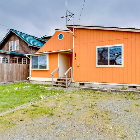 Orange Beacon House Villa Rockaway Beach Exterior photo