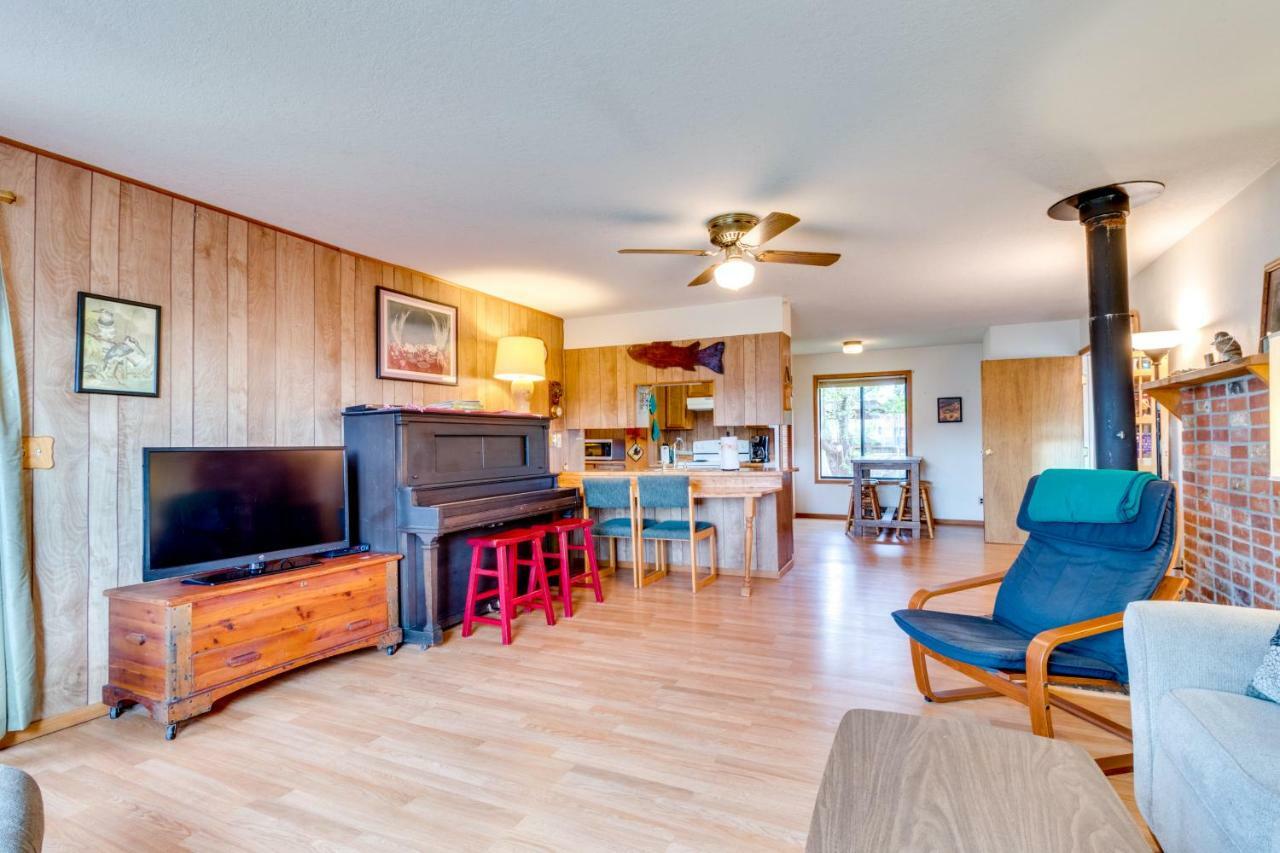 Orange Beacon House Villa Rockaway Beach Exterior photo