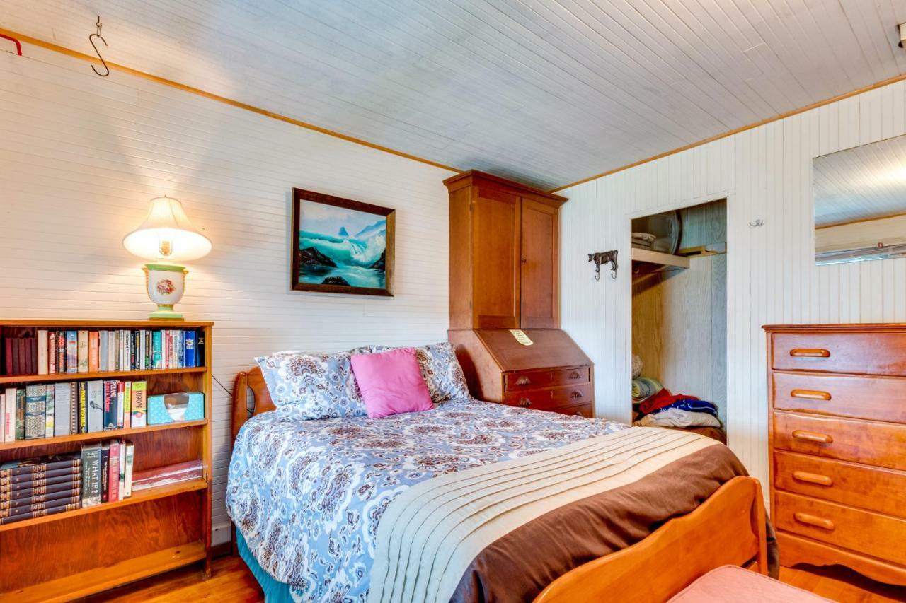 Orange Beacon House Villa Rockaway Beach Exterior photo