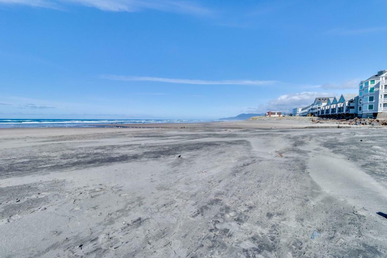 Orange Beacon House Villa Rockaway Beach Exterior photo